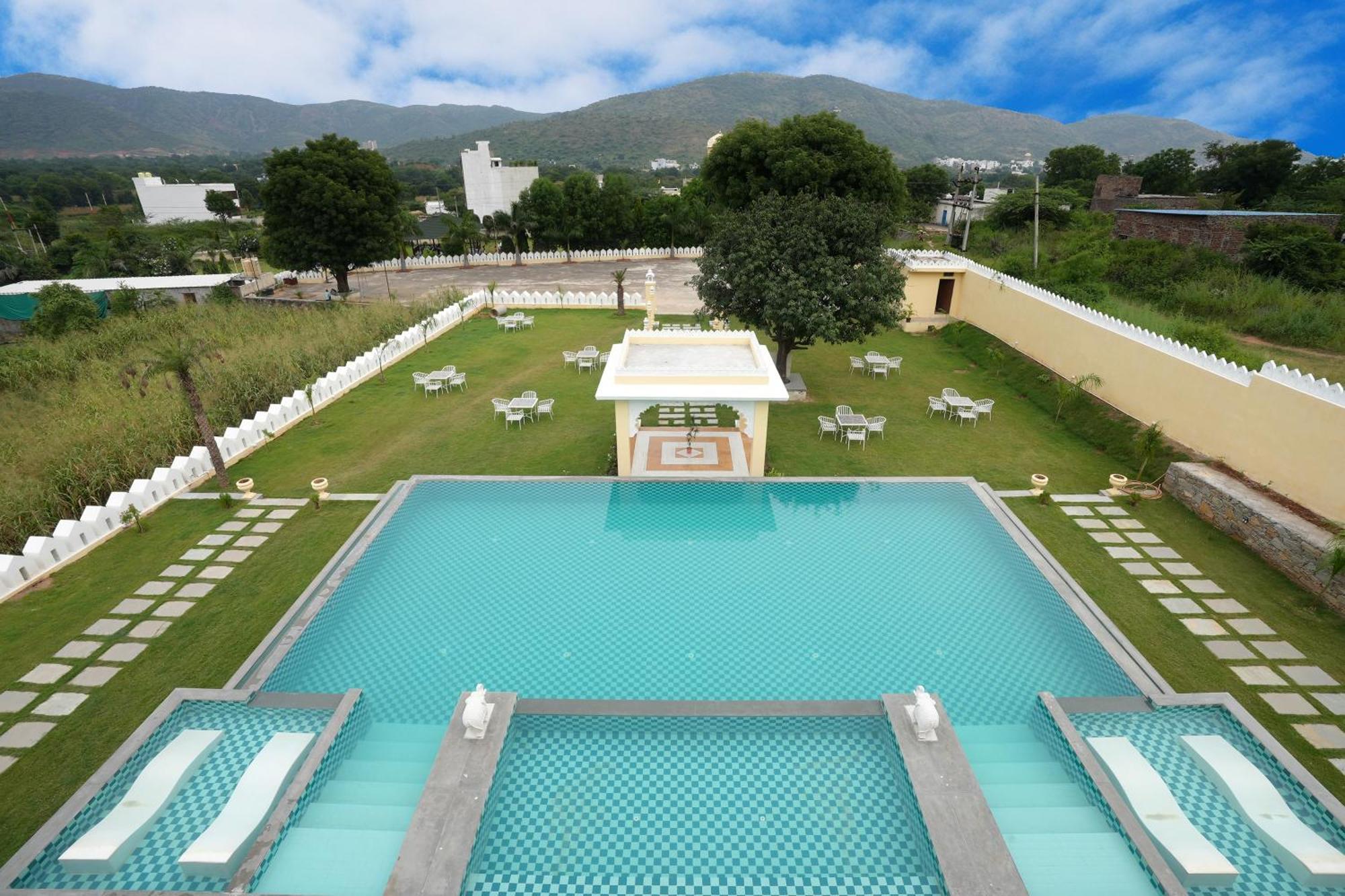 Maangarh Resorts Удайпур Экстерьер фото